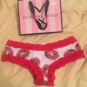 PINK cheeky panties NWT